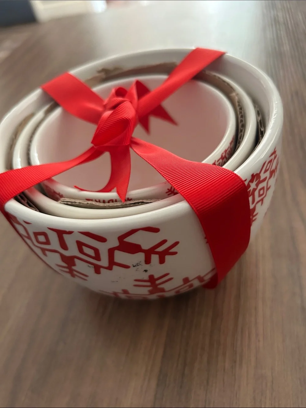 NWT Crate & Barrel Snowflake Bowl Set